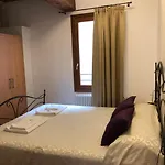 考特康塔瑞纳公寓 *